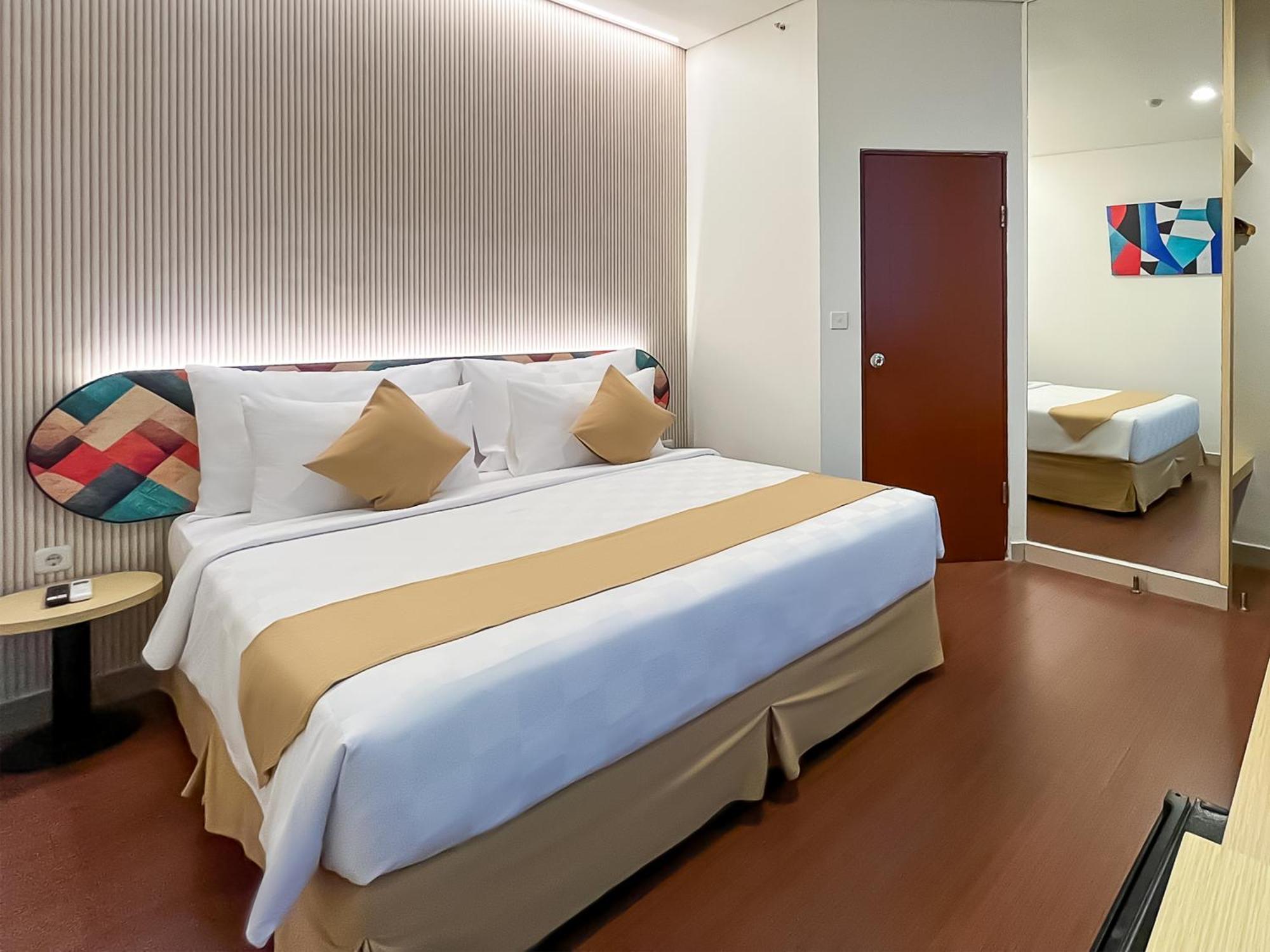 Hotel 88 Embong Malang Tunjungan Surabaya By Wh - Breakfast With The Best View On The Highest Floor And Strategic Location In The City Center Екстер'єр фото