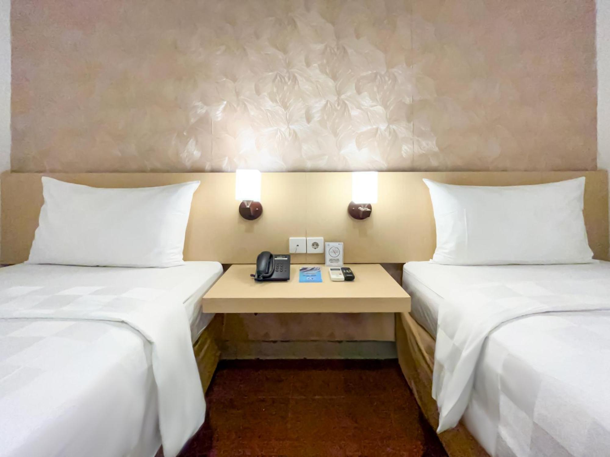 Hotel 88 Embong Malang Tunjungan Surabaya By Wh - Breakfast With The Best View On The Highest Floor And Strategic Location In The City Center Екстер'єр фото