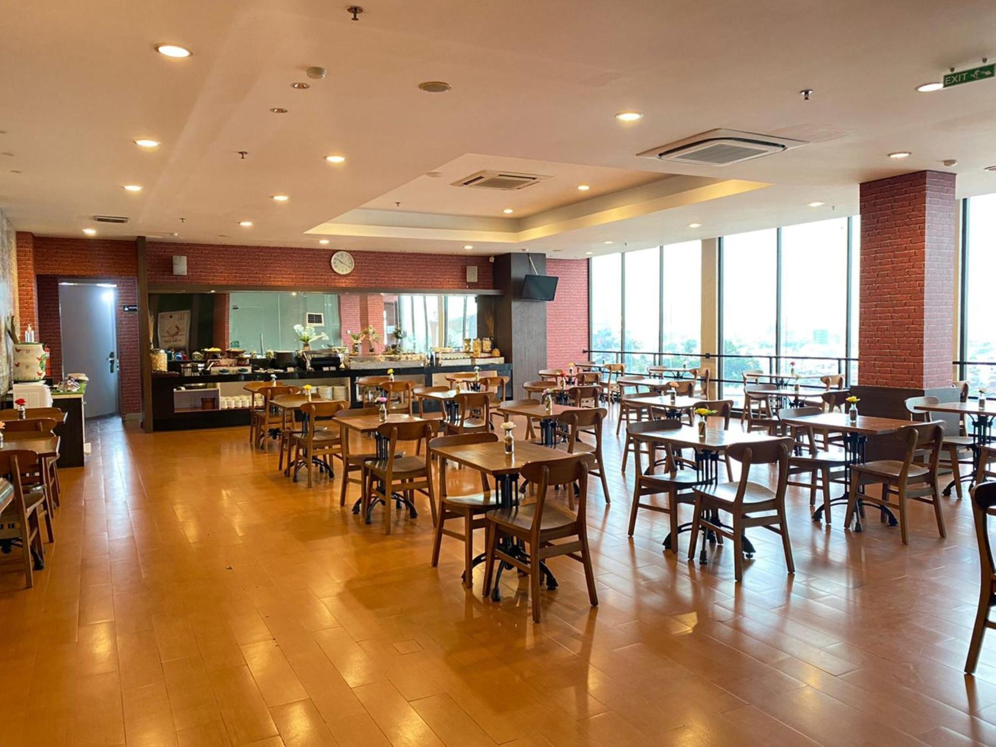 Hotel 88 Embong Malang Tunjungan Surabaya By Wh - Breakfast With The Best View On The Highest Floor And Strategic Location In The City Center Екстер'єр фото