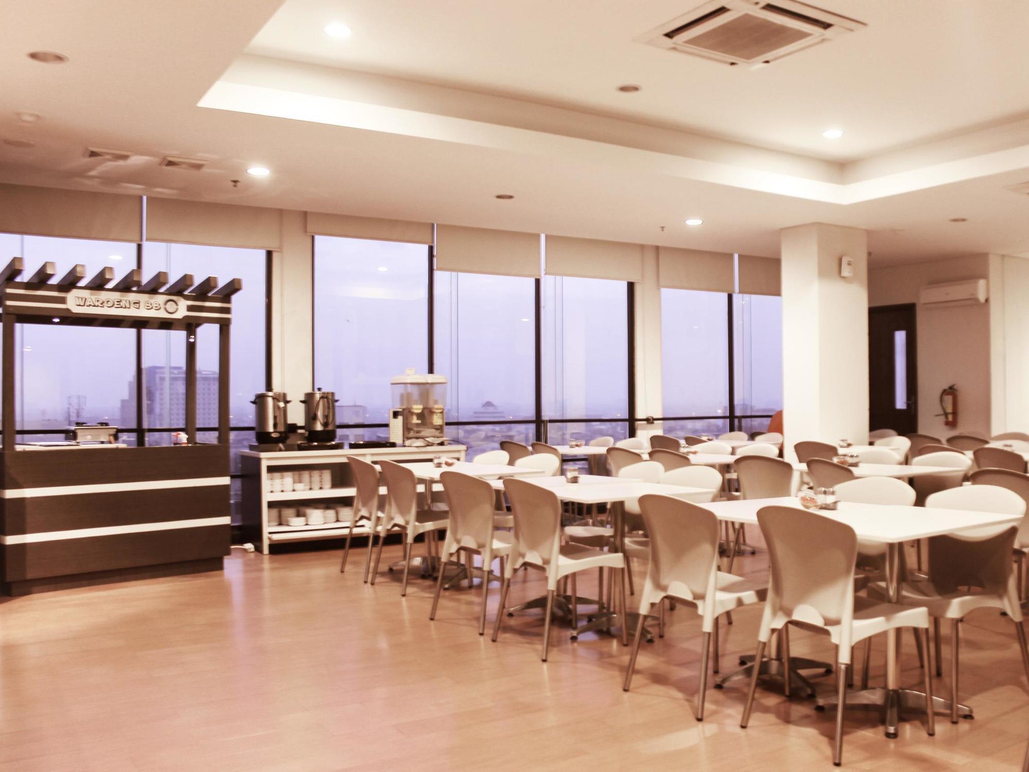 Hotel 88 Embong Malang Tunjungan Surabaya By Wh - Breakfast With The Best View On The Highest Floor And Strategic Location In The City Center Екстер'єр фото