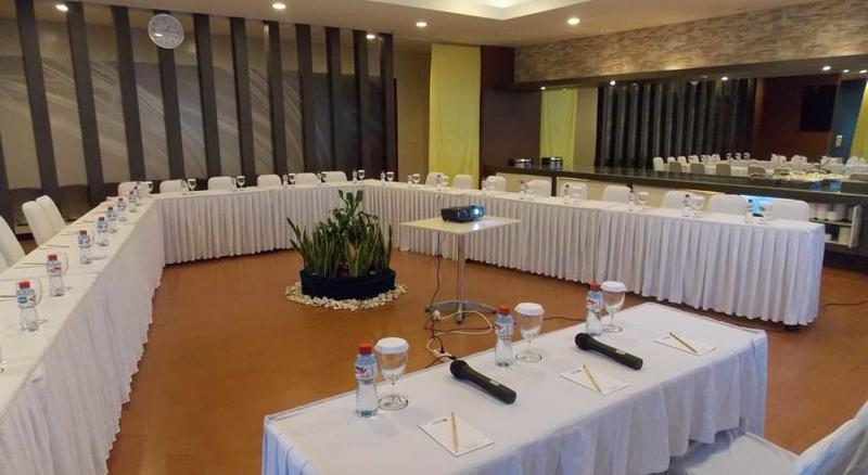 Hotel 88 Embong Malang Tunjungan Surabaya By Wh - Breakfast With The Best View On The Highest Floor And Strategic Location In The City Center Екстер'єр фото