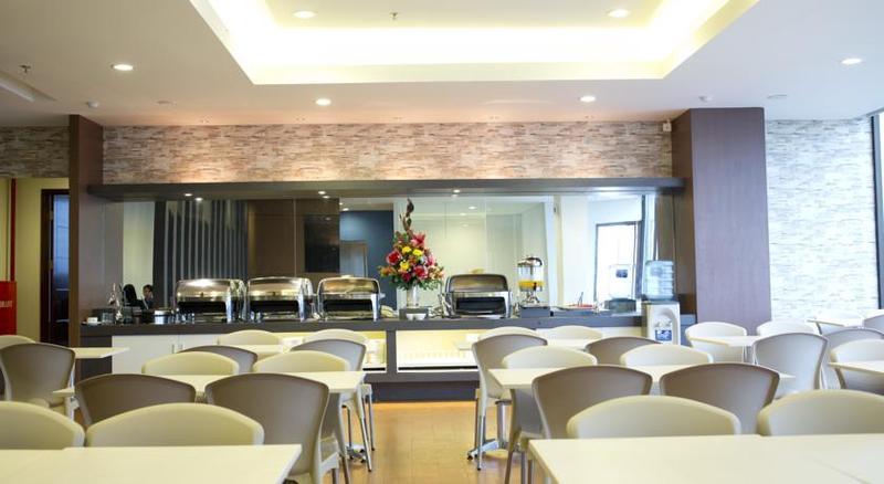 Hotel 88 Embong Malang Tunjungan Surabaya By Wh - Breakfast With The Best View On The Highest Floor And Strategic Location In The City Center Екстер'єр фото
